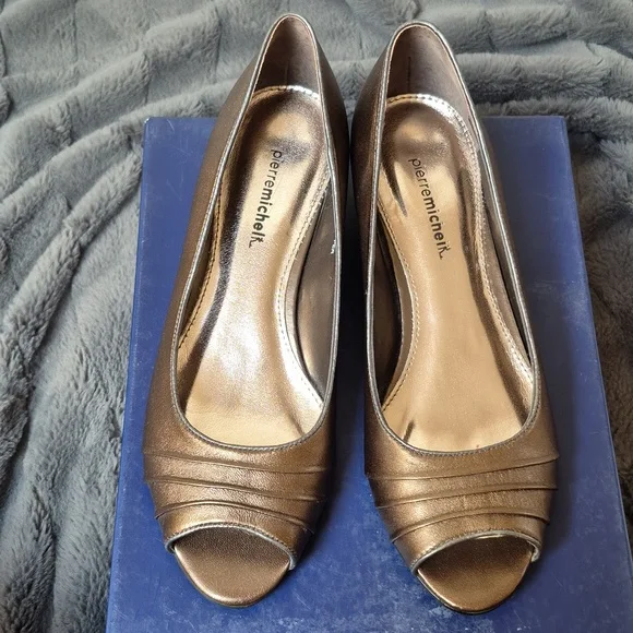 Pierre Michel Bronze Metallic Leather Peep Toe Wedges! Size 37! - Picture 11 of 15